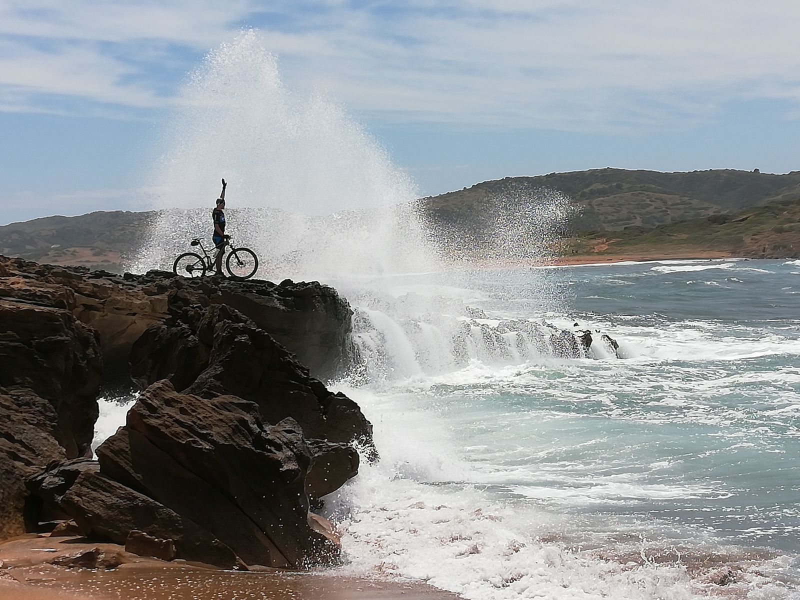 Mountainbiken in Menorca: Sonne, Meer und flowige Trails